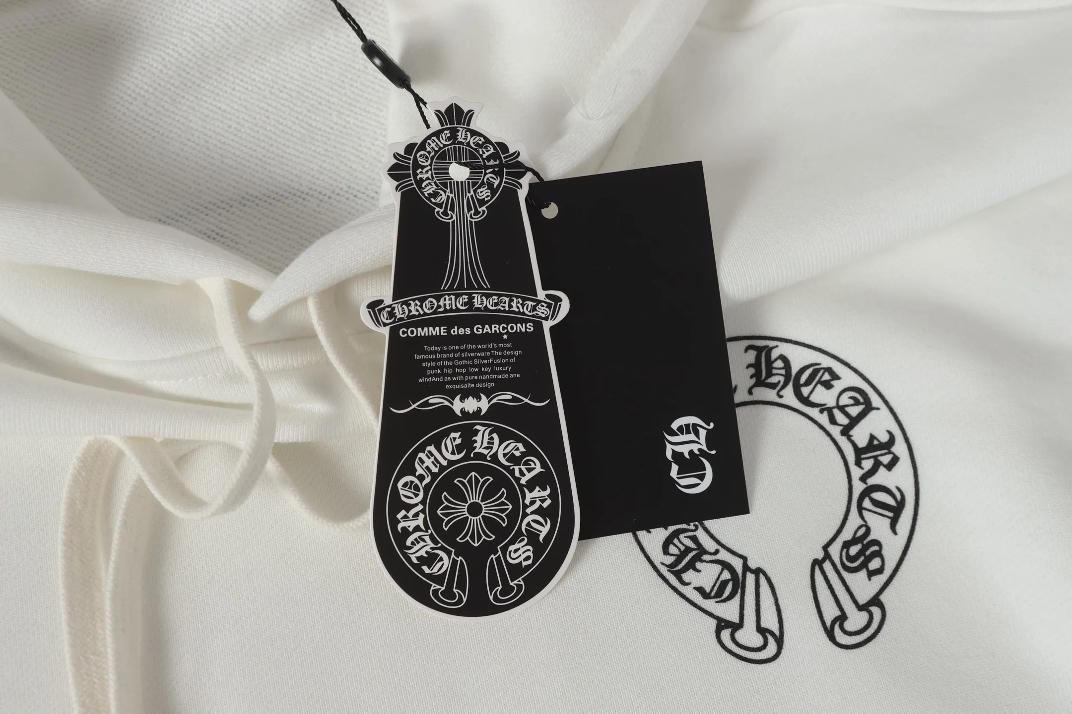 P230 #2120 cross-border model, please do not place an order if you are pursuing quality - Chrome Hearts/Chrome Hearts basic horseshoe Sanskrit printed hooded sweatshirt - High weight, high density and high quality, soft, delicate and skin-friendly wool, soft and silky to the touch, excellent warmth and skin-friendly properties - Customized weaving and dyeing, no color difference, no matter the fabric or workmanship details, beat the ordinary version on the market - Hardware zipper accessories are all customized, full of details -Colour: black White -Size: S M L XL